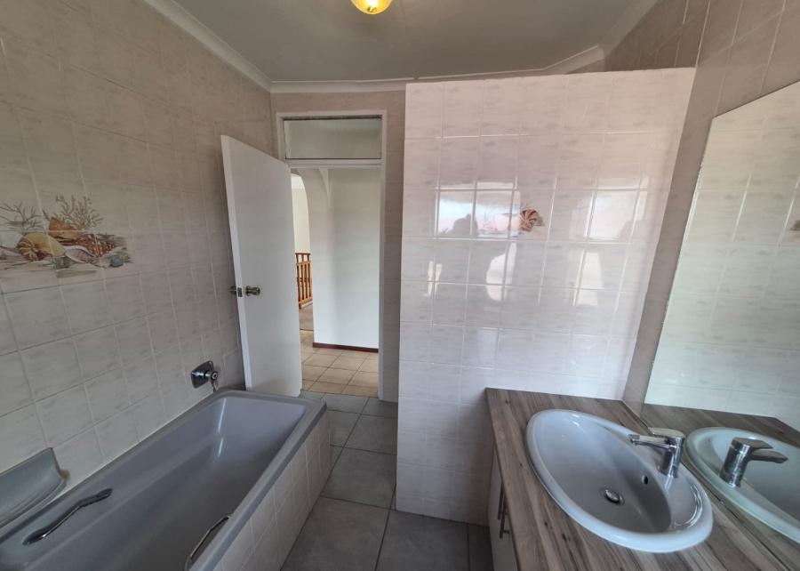 5 Bedroom Property for Sale in Bayview Western Cape